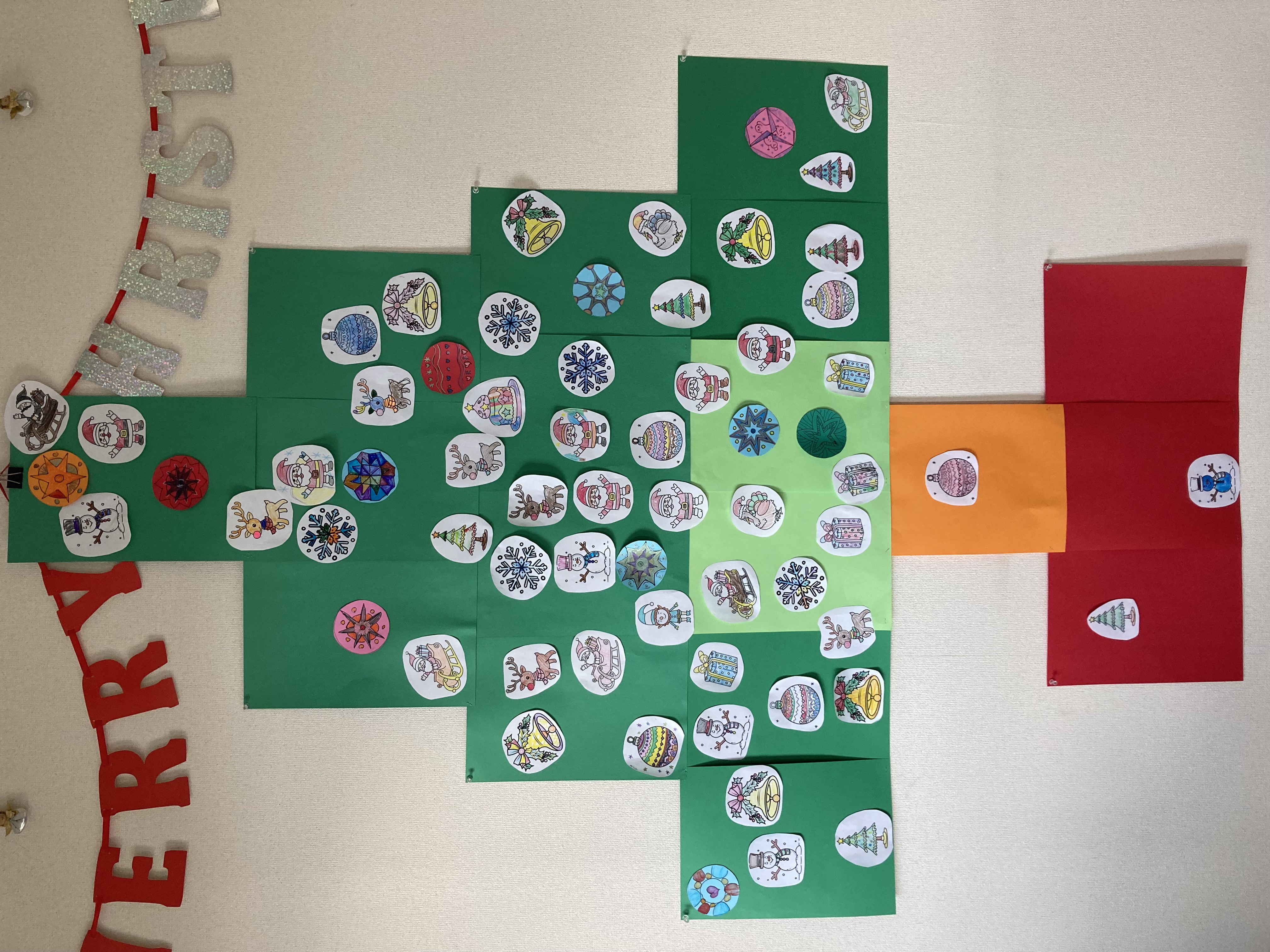 CHRISTMAS DECORATIONS LOOK AMAZING!